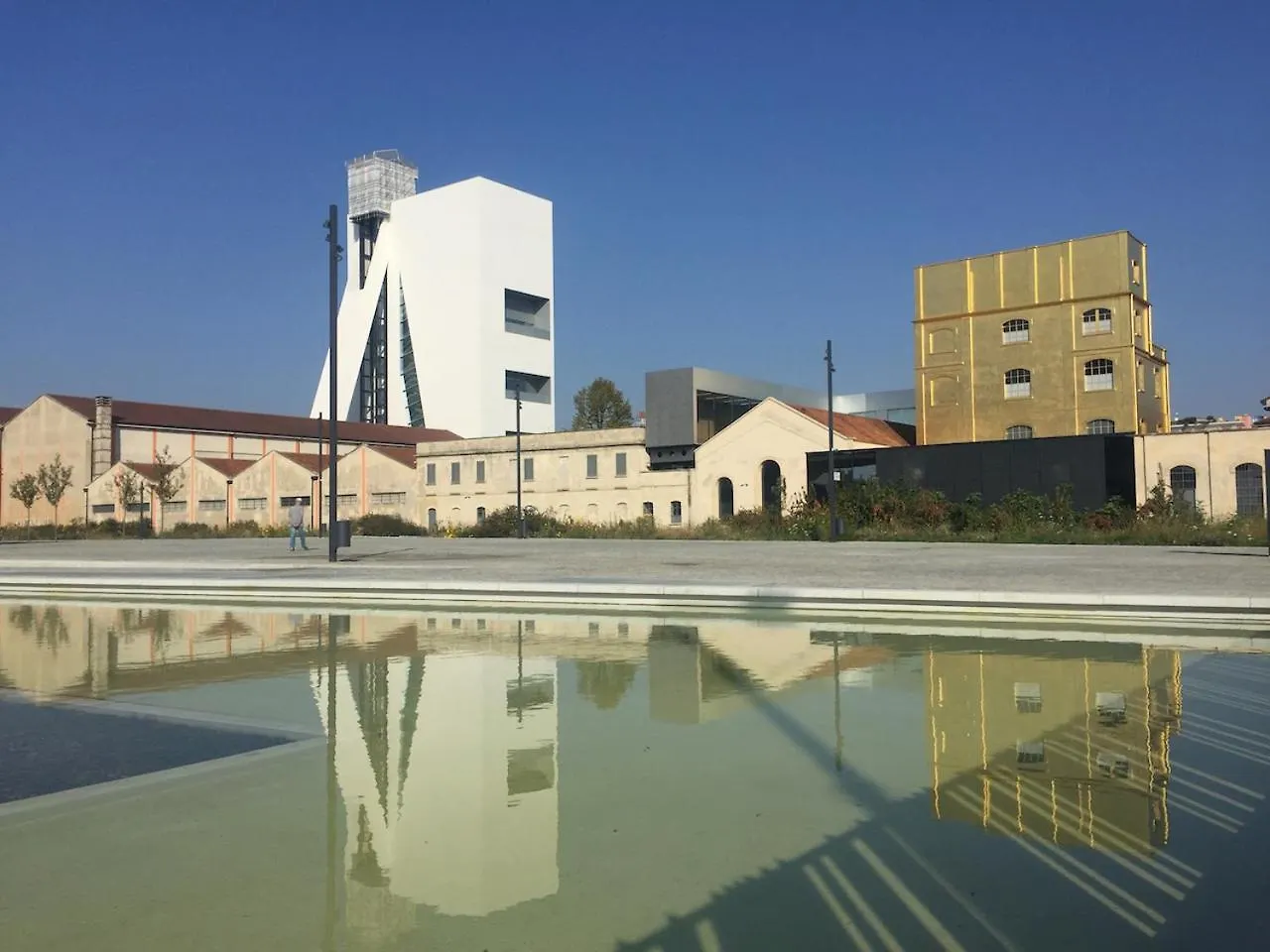 Appartement Milano Ieo, Prada, Universita Bocconi, Duomo, Assago Forum Italie